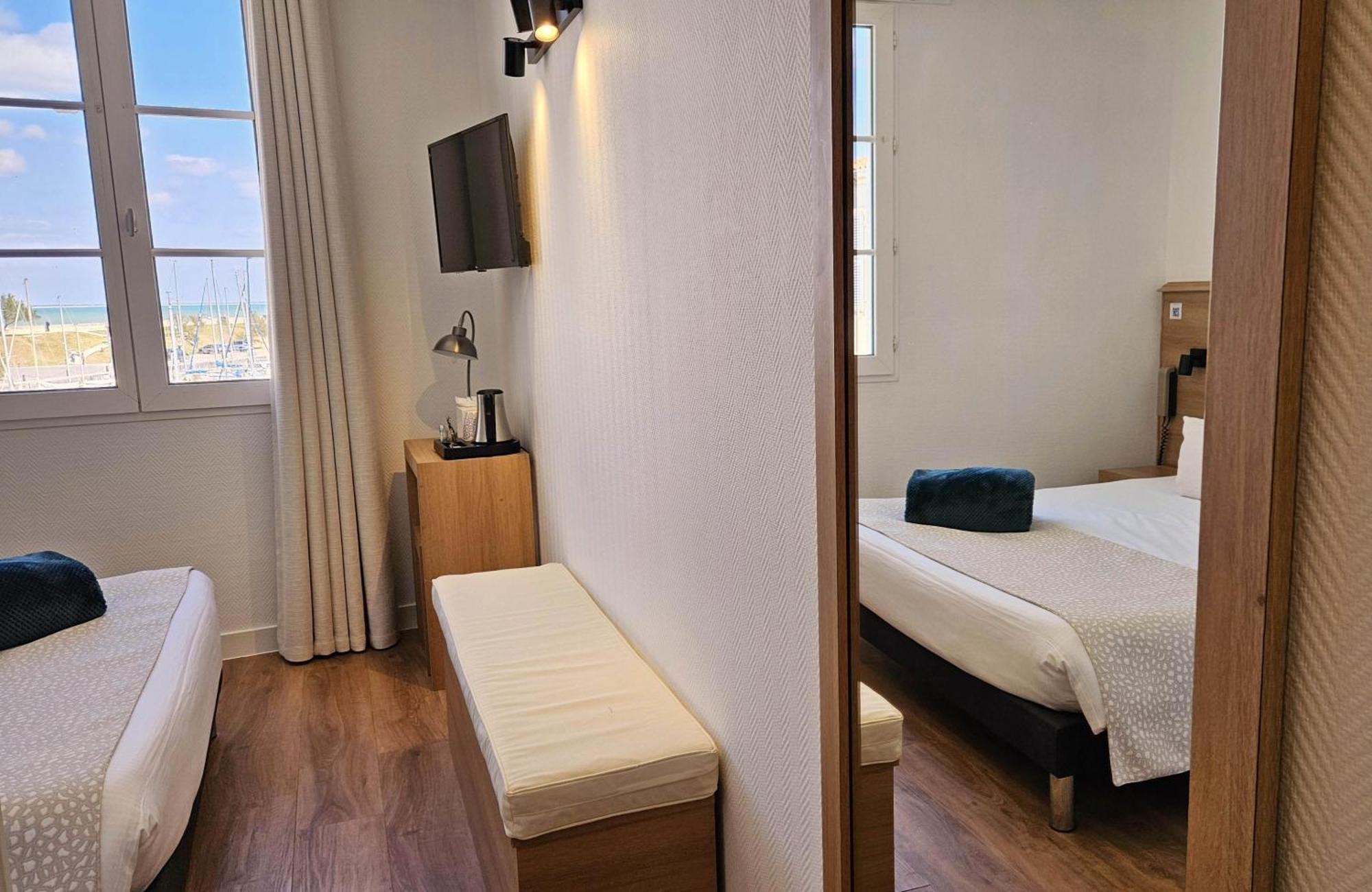 Saint-Martin-de-Ré Hotel Du Port מראה חיצוני תמונה