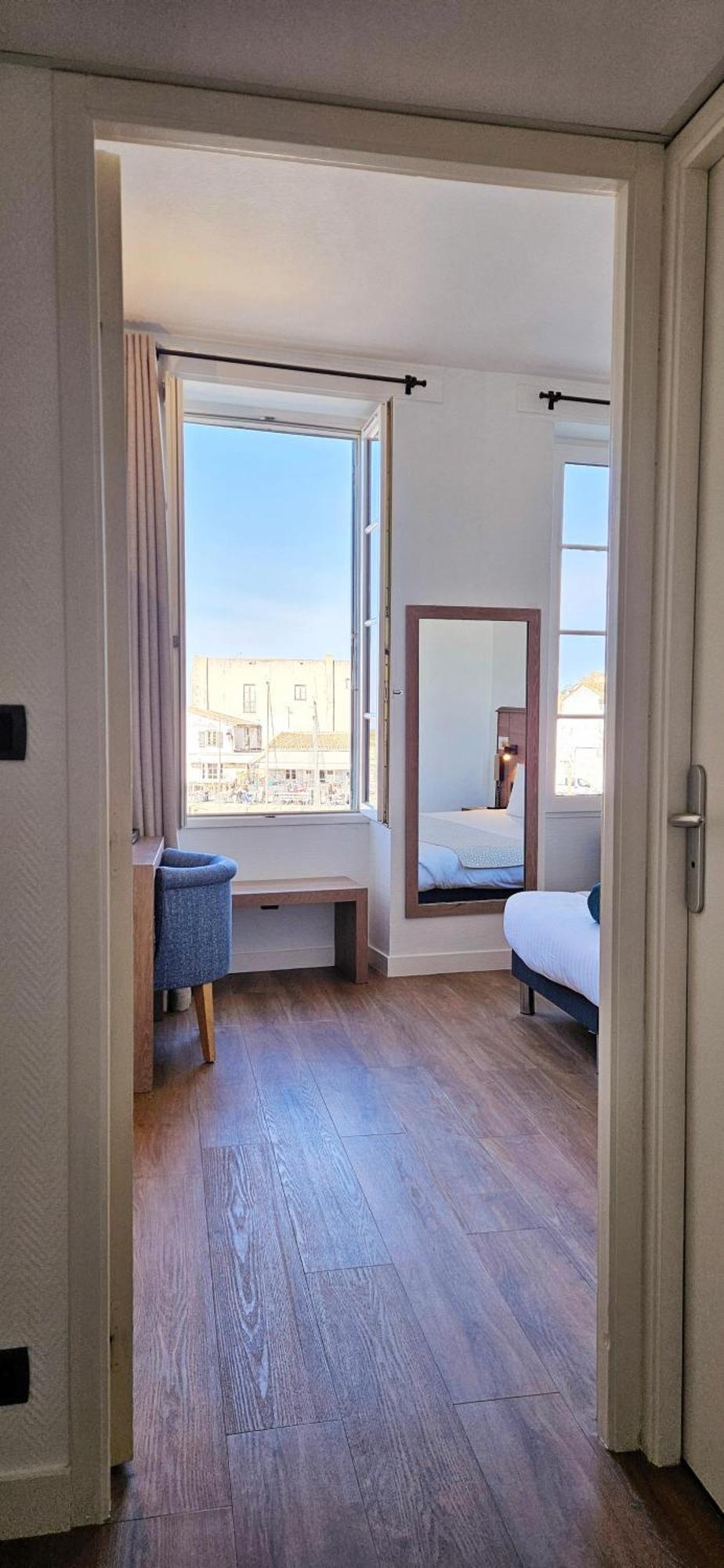 Saint-Martin-de-Ré Hotel Du Port מראה חיצוני תמונה