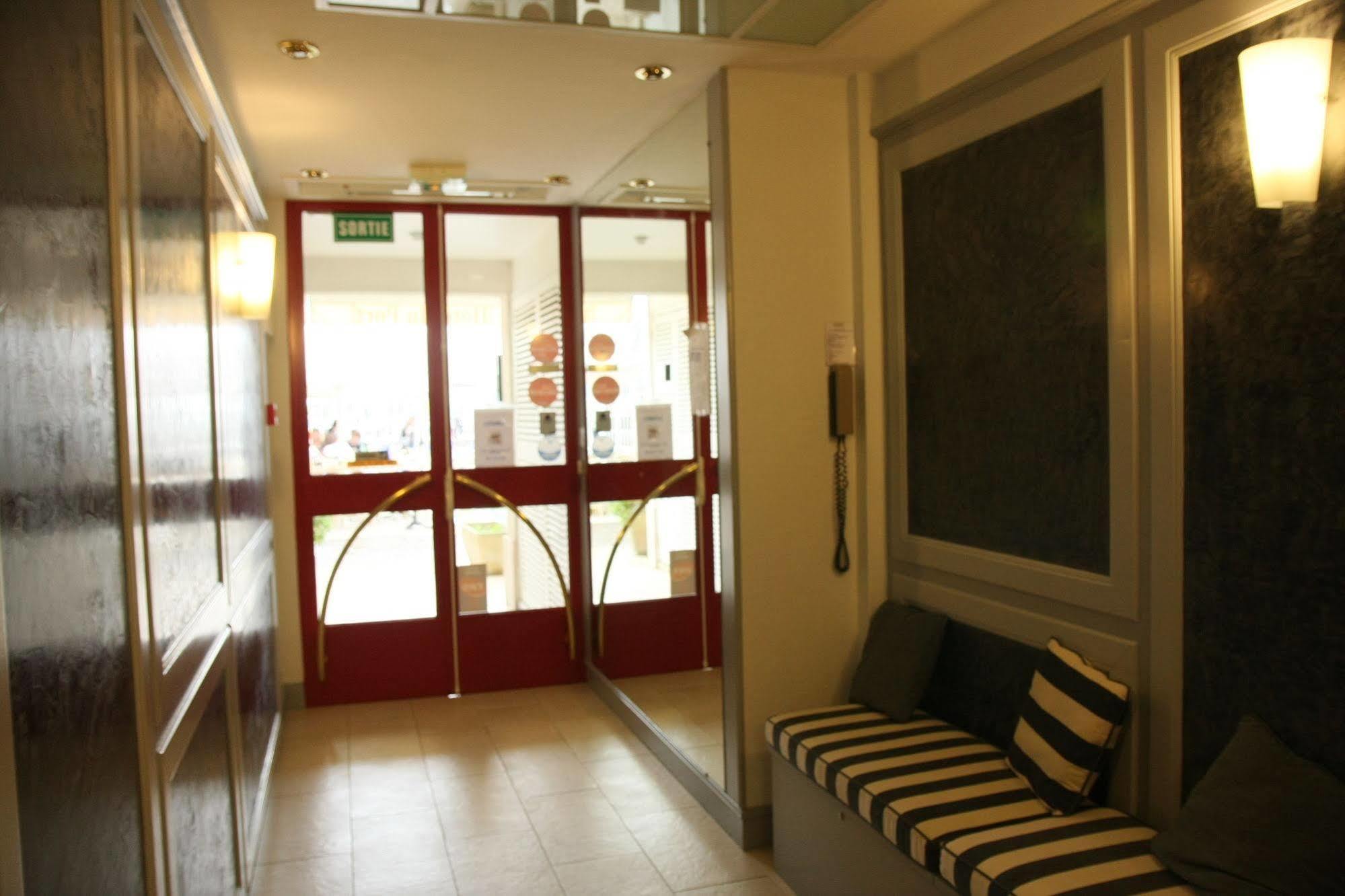 Saint-Martin-de-Ré Hotel Du Port מראה חיצוני תמונה
